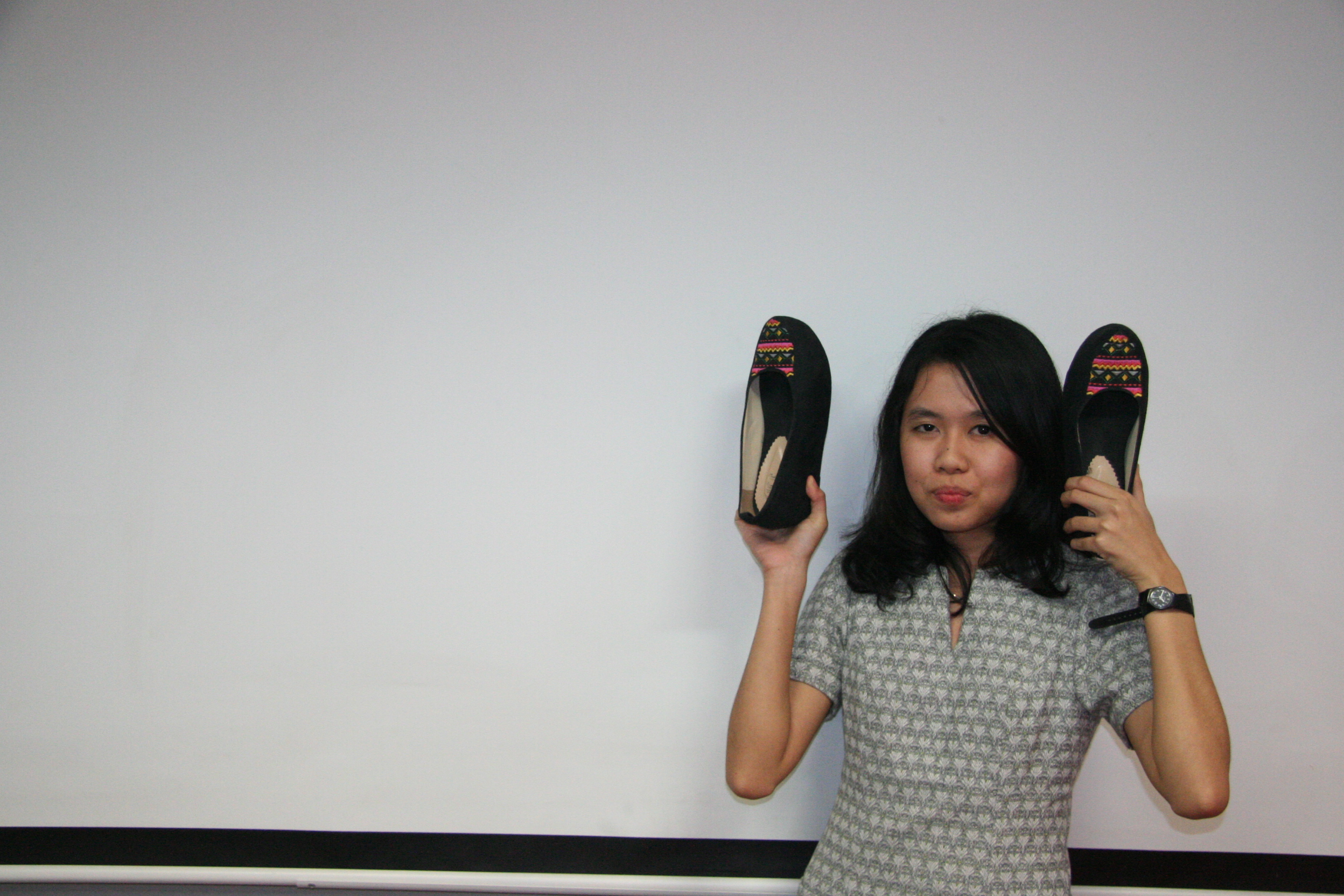 Kae Aliya, Desainer Label Sepatu Pop Culture 