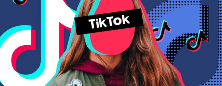 Bicara tentang strategi marketing, Tik Tok adalah salah satu platform yang sedang populer. Nah, kamu yang tertarik dengan Tik Tok atau sedang ingin menjalani bisnis dan ingin menjadikan platform ini sebagai salah satu media promosi, simak ulasan berikut. Menggunakan hashtag yang sesuai Strategi pertama yang bisa kamu lakukan adalah menggunakan hashtag yang sesuai. Di mana hashtag merupakan sebuah penanda untuk suatu konten agar mudah ditemukan. Caranya adalah menambahkan tanda pagar #, kemudian diiringi dengan kata-kata yang sesuai dengan isi konten. Melakukan kolaborasi dengan TikTokers ternama Cara lainnya adalah berkolaborasi dengan TikTokers ternama. Mungkin kamu bisa memulainya dengan TikTokers yang tinggal satu kota dengan kamu agar komunikasinya lebih mudah. Hal ini dilakukan supaya TikTokers bisa menjangkau audiens yang lebih luas. Dengan begitu, produk kamu juga akan lebih mudah untuk dikenal banyak orang. Namun, untuk pemilihan TikTokers ini, kamu juga wajib memperhatikan beberapa hal. Selain kesamaan tempat tinggal, kamu juga wajib menganalisa apakah follower dari Tiktoknya sesuai dengan target pasar produkmu atau tidak. Kalau sesuai, maka kolaborasi dapat dilakukan. Agar lebih maksimal, gunakan fitur Duet with Me. Sering memposting konten dan sesekali beriklan Selanjutnya adalah sering-sering memposting konten di TikTok. Dengan banyaknya konten yang diunggah di TikTok, membuat banyak orang mengunjungi akun kamu. Bahkan, orang-orang pada umumnya tidak hanya melihat satu konten, tapi bisa beberapa video sekaligus. Nah, jika pengikut dan penonton TikTok sudah banyak, maka tidak ada salahnya untuk memasang iklan di beberapa video. Tujuannya adalah untuk call to action atau menarik orang-orang supaya membeli produk kamu. Membuat deskripsi yang jelas Selain membuat hashtag, deskripsi juga penting untuk sebuah video TikTok. Alasannya karena kedua elemen ini termasuk ke dalam strategi marketing yang sangat jitu. Untuk hashtag bisa mendatangkan lebih banyak penonton, sedangkan deskripsi akan membuat seseorang dapat memahami apa isi dari video yang sedang ia tonton. Membuat video menjadi lebih unik dan menarik Cara lainnya yang bisa kamu coba adalah membuat video menjadi lebih unik dan menarik. Contohnya adalah dengan menambahkan beberapa efek yang sedang tren atau membuat tema video yang unik. Namun, untuk tren Tik Tok, yang perlu dipahami adalah tren sangat cepat sekali berubah. Jadi, kalau mendapatkan sebuah tren yang cukup berhubungan dengan usaha yang kamu naungi, bisa segera membuat kontennya. Jika kamu kehilangan tren, maka sebaiknya menunggu momen untuk tren yang baru. Bagi kamu yang ingin belajar banyak mengenai pembuatan konten di TikTok supaya bisa memasarkan produk secara maksimal, bisa ambil kuliah design atau kursus desain di sekolah desain International Design School secara online. Cek detail tentang pendaftaran online via website, kartu pra kerja, hingga webinar melalui linktree di bio Instagram IDS!