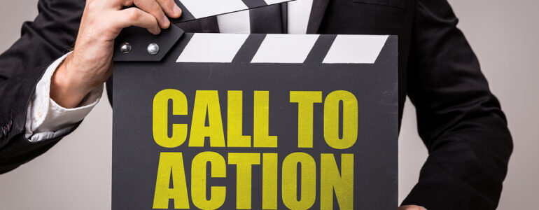 Sudah pernah dengar yang namanya call to action atau yang sering disingkat CTA? Di dalam bidang Digital Marketing, Call To Action punya peranan penting agar user tertarik untuk membeli produk kita. Pengertian call to action Seperti yang sudah dijelaskan sebelumnya, bahwa call to action adalah suatu bentuk suruhan untuk membuat siapa saja yang melihatnya melakukan suatu hal. Pada umumnya, CTA ini bisa berbentuk tulisan, gambar, atau ucapan yang cukup menarik. Biasanya, call to action ini mempunyai sebuah link agar bisa diklik oleh para pengunjung. Maka dari itu, penempatan CTA harus tepat dan cukup jelas. Sehingga usahakan menggunakan warna yang terang dan kalau bisa berbeda dengan warna tulisan lainnya. Manfaat call to action Ada banyak manfaat yang dihasilkan dari call to action ini, lho. Contohnya seperti di bawah ini. Meningkatkan keberhasilan periklanan secara digital Pertama adalah meningkatkan periklanan secara digital. Di mana call to action mempunyai peran penting dalam penyampaian iklan ini. Karena CTA bisa lebih memperjelas apa maksud dan tujuan dari iklan tersebut. Mempermudah pelanggan untuk mengambil tindakan Selanjutnya adalah CTA bisa memudahkan siapa saja dalam mengambil tindakan. Call to action di sini seolah bisa memberikan petunjuk kepada para pembaca tentang hal apa yang dilakukan setelahnya. Dapat menjaring dan menganalisis aktivitas pengunjung Kemudian, CTA juga bisa digunakan untuk menjaring serta menganalisis aktivitas dari para pengunjung. Dengan begini, bisa mempermudah untuk mengetahui apa selera dari pengunjung, sehingga dapat diimplementasikan di kemudian hari. Jenis dari call to action Untuk kamu yang ingin memulai membuat call to action, ada beberapa jenis CTA yang perlu diketahui. Berikut adalah macam-macamnya. Lead generation Hal yang paling umum digunakan adalah metode lead generation. Di mana lead merupakan sekelompok pengunjung yang tertarik dengan produk yang ditawarkan. Itu semua dibuktikan dengan pengisian form yang misalnya saja berisi alamat email, nama perusahaan, dan lain sebagainya. Maka dari itu, untuk kamu yang ingin menggunakan jenis ini, bisa tarik perhatian para pengunjung dengan pop up yang muncul ketika membuka website atau ada tulisan sign up di lokasi yang tepat. Pengisian formulir Kemudian ada pengisian formulir yang harus dilengkapi dengan tombol supaya pengisian dapat langsung di submit. Oleh karenanya, di sini kamu wajib untuk meletakkan tombol submit di tempat yang tepat dan jelas. Lalu hindari warna tombol yang sama dengan background. Penambahan “baca selengkapnya” Jenis lainnya adalah penambahan “baca selengkapnya”. Ini merupakan jenis call to action yang banyak digunakan karena cukup praktis. Di mana para pengunjung biasanya memang lebih tertarik untuk membaca info lengkap dari apa yang ia baca. Dari sini, kamu wajib menyusun strategi bagaimana cara memenggal kalimat supaya para pengunjung penasaran. Itulah info singkat mengenai call to action yang sering digunakan dalam dunia marketing. Kamu yang ingin mempelajari topik ini lebih lanjut, bisa mendapatkannya dengan kuliah design di sekolah design International Design School. Di sini, kamu akan diajarkan mengenai bagaimana cara membuat desain yang dapat menarik pelanggan untuk mengunjungi sebuah website maupun membuat konten sosial media yang menarik.