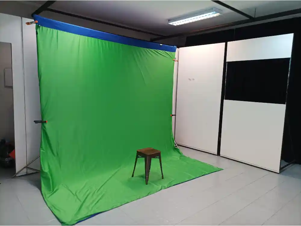 Fasilitas Studio dengan Green Screen