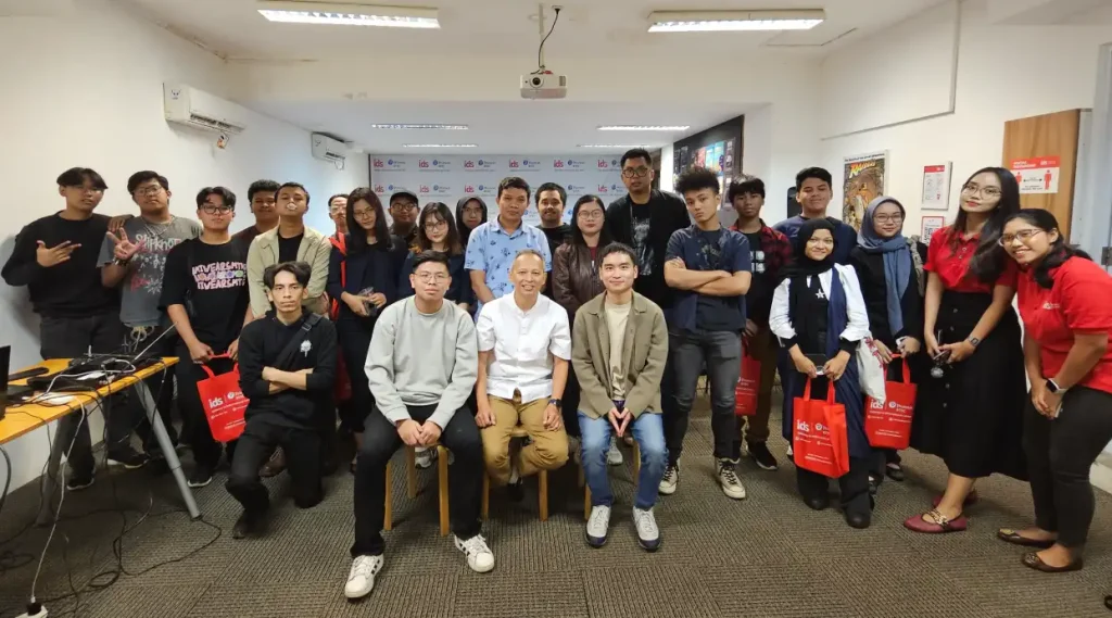 Program Head Digital Film and Content Production IDS BTEC dan Peserta Portfolio Clinic